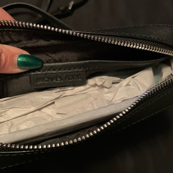 Michael Kors crossbody - Picture 3 of 4